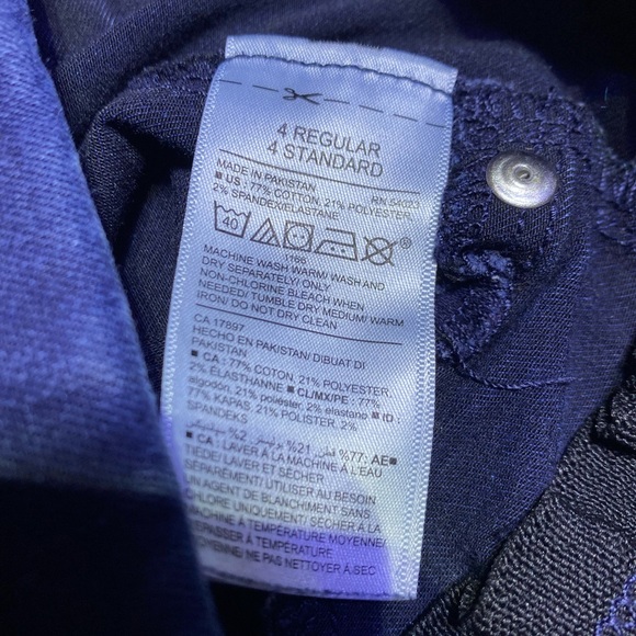 OLD NAVY Jeans - Picture 5 of 5